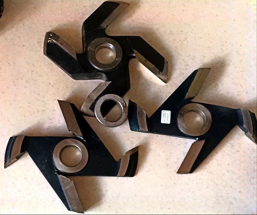 Фрезы по дереву новые