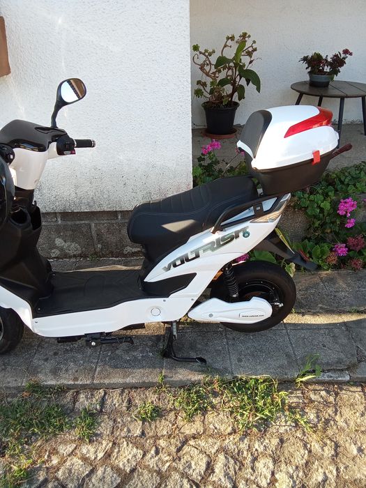 Scooter elétrica sem carta como nova Voltrich
