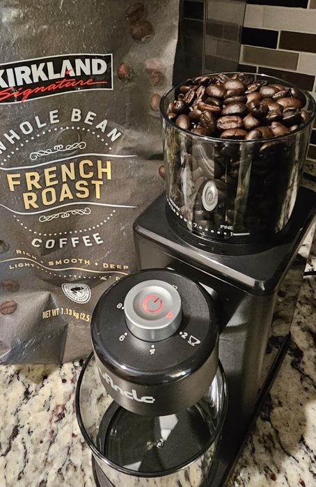 Elektryczny młynek do kawy WANCLE ze stożkowymi żarnami stalowymi