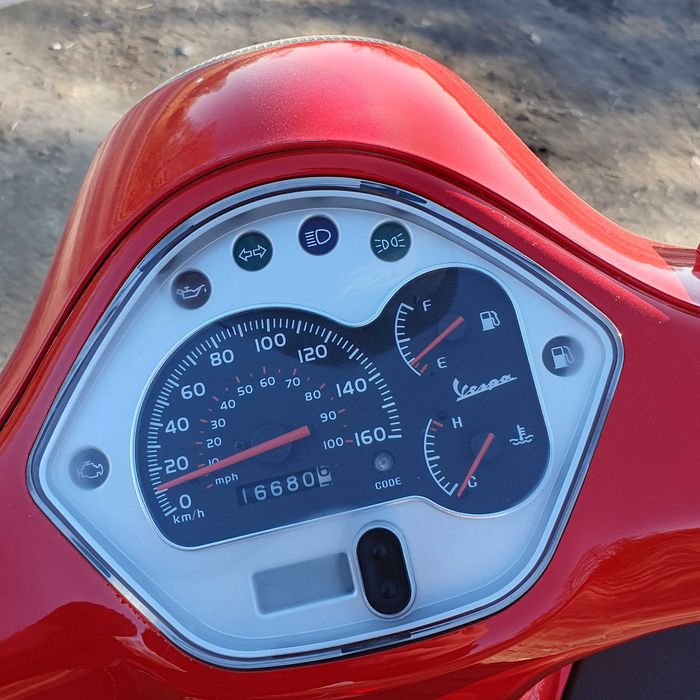 Piaggio Vespa GTS Super 125cm³  Piękna Czerwona OSA