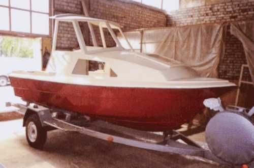 Постройка лодок.