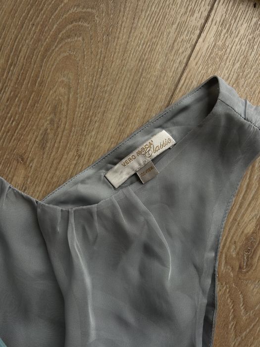 Блакитна сукня