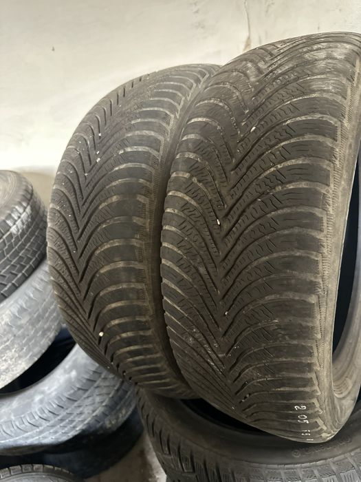 Автомобильные зимние шины покрышки резина 205//55R16 мишлен