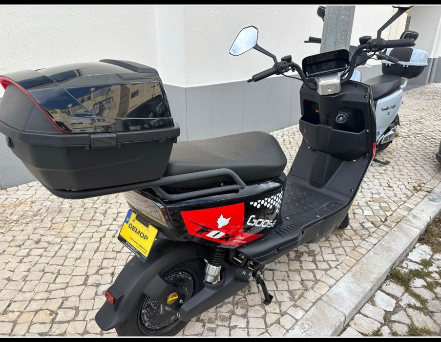 Moto elétrica como nova