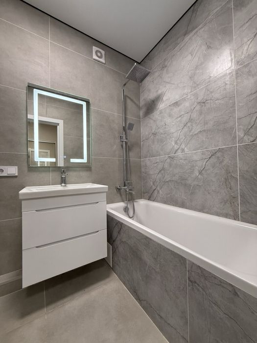 Продаж новоі квартири 40 м2 з ремонтом, кухнею,гардеробною, Софіівська Борщагівка