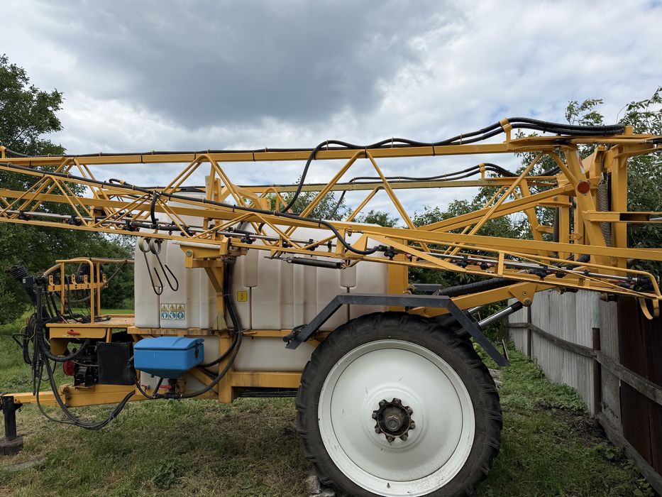Продам обприскувач  ОПП-3000 Богуслав