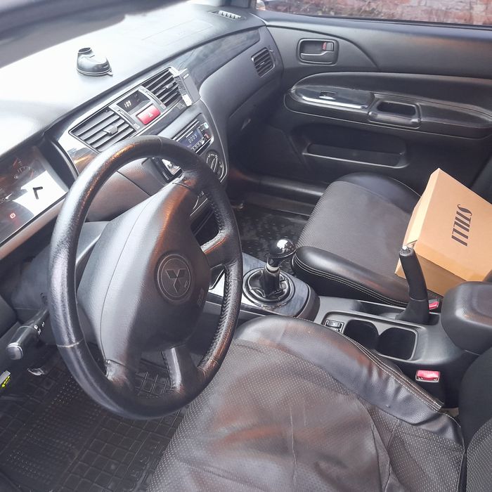 Лансер 9 1.6 бензин