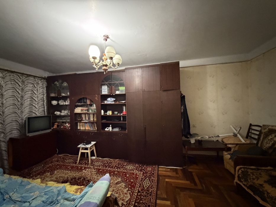 Продаж 1-кімнатної квартири, Комунарівський район, 1/9 поверх