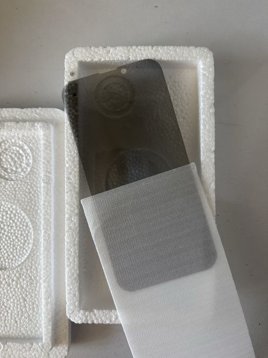 Чохли на Iphone 13