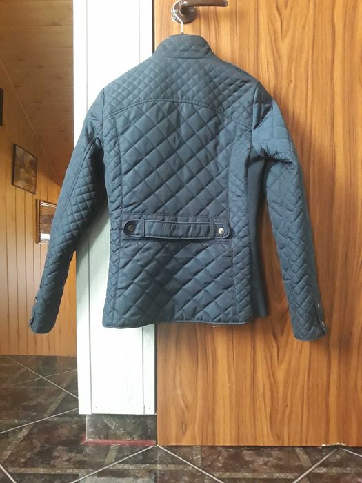 damska granatowa pikowana kurtka RESERVED