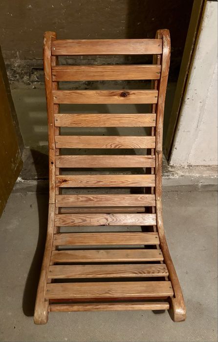 Drewniane bujane leżaki – solidne