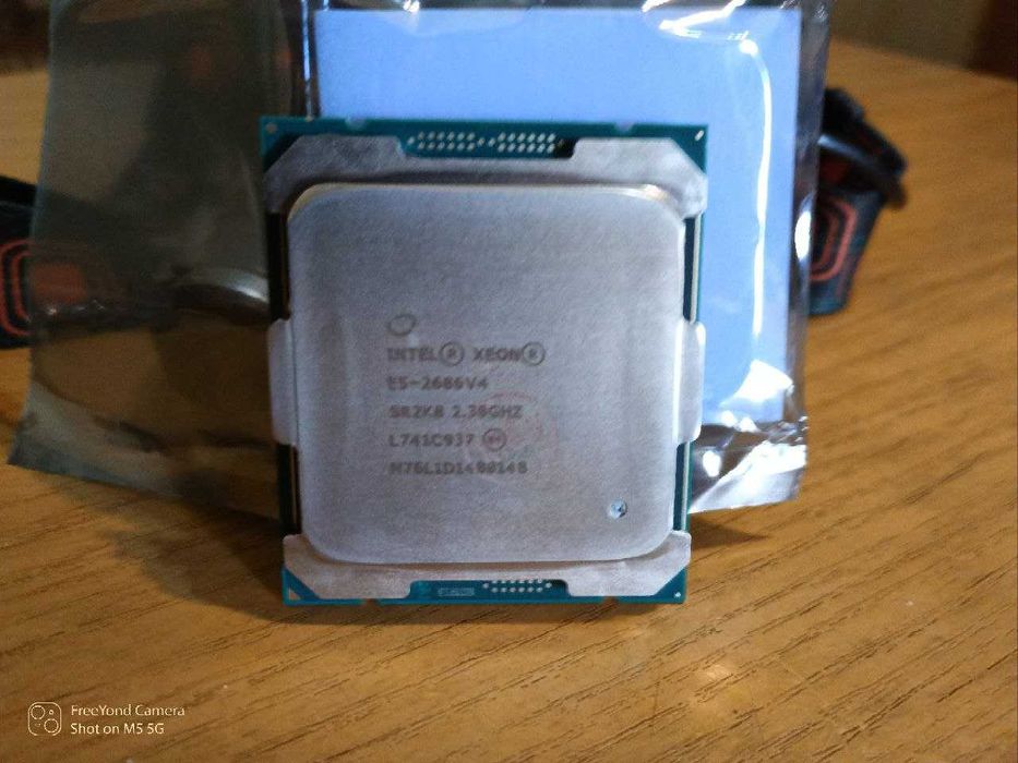 Intel Xeon E5 2686 V4 (18 ядер/36 потоків) част.від 2300 - до 3000 GHz