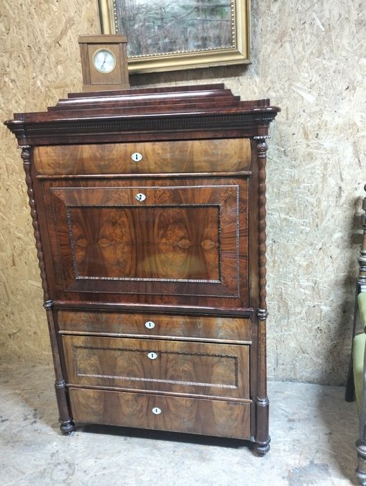 Stara pałacowa sekretera biedermeier