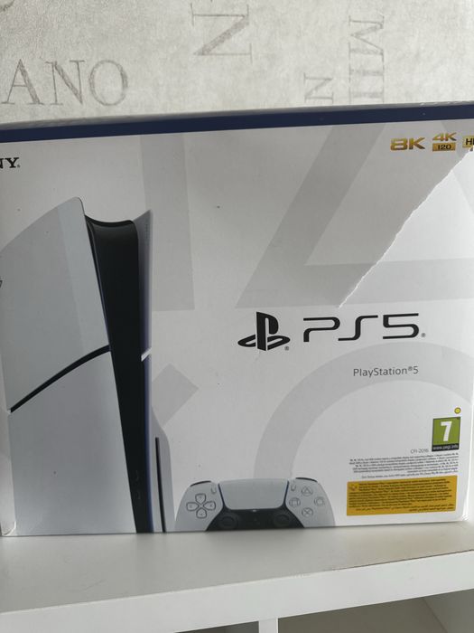 Продам PS5 + два геймпада