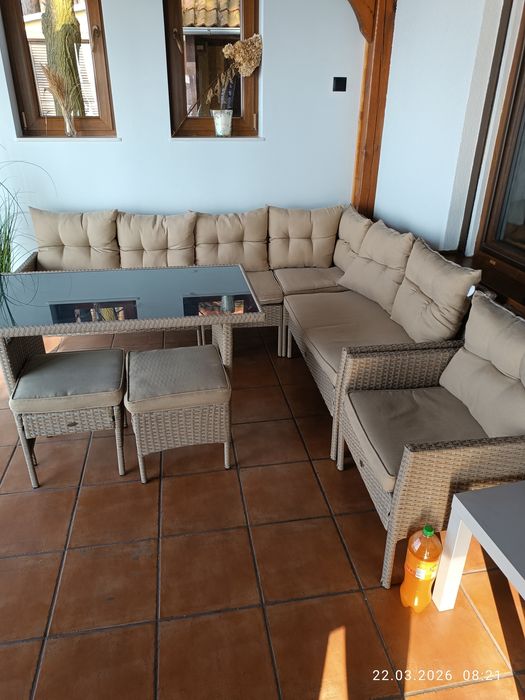 Sprzedam komplet ratanowy.