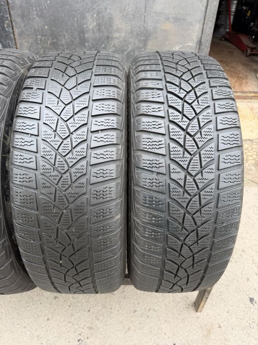 Шини 205/60/16 GoodYear UltraGrip зима 4шт