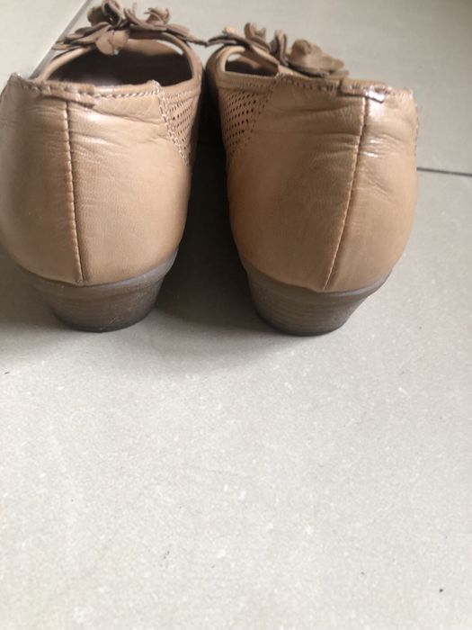 Buty skórzane Lasocki bezowe - r. 37 - stan bdb