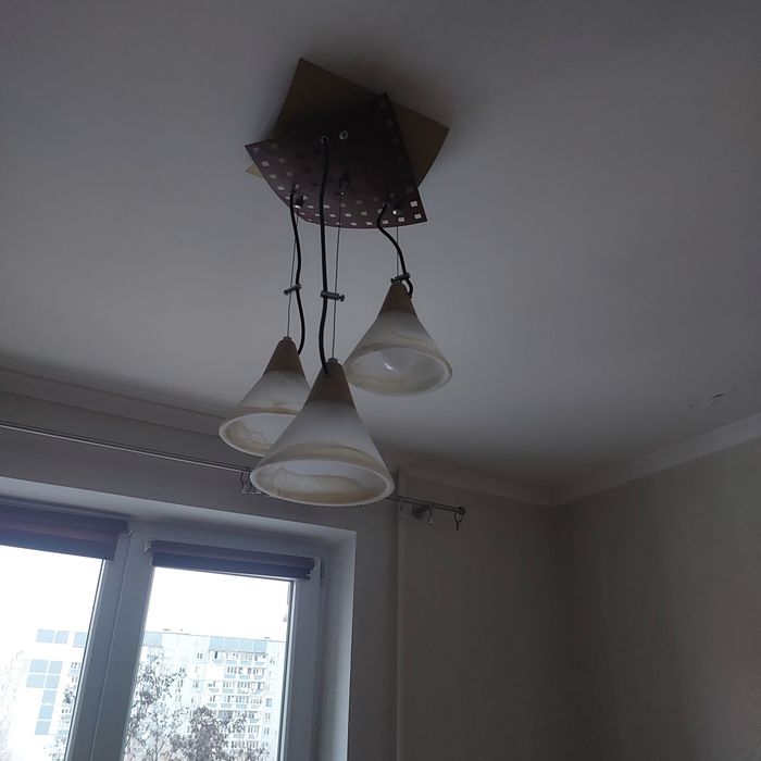 Продам три люстри