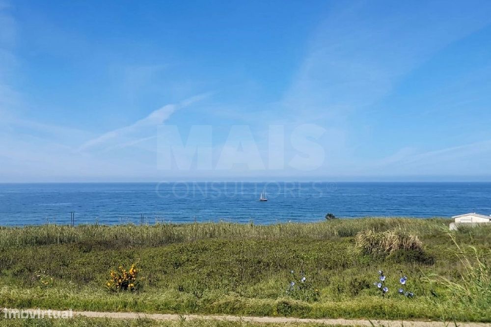 Terreno com Vista Mar Deslumbrante | São Bernardino |Peniche