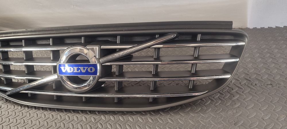 Grill Atrapa Przód Volvo XC60 I Lift 13r-17r Oryginał