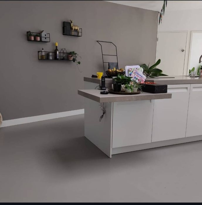 Posadzki żywiczno-lawowe