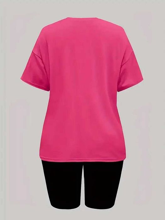 Класний жіночий костюм