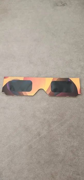 Óculos para o eclipse Medical King