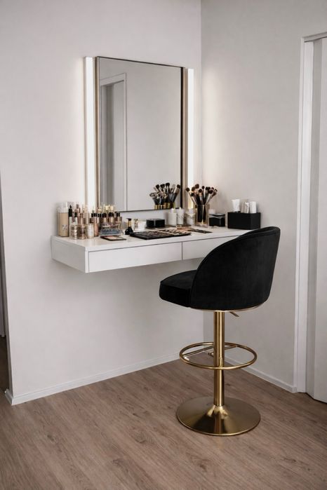 Podnajem Stanowiska Do Wizażu - CENTRUM PUŁAW