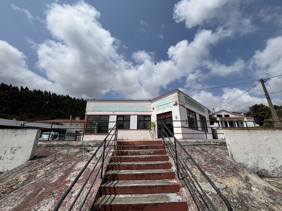 Loja multinfuncoes para comercio armazem escritorio com  243 m2