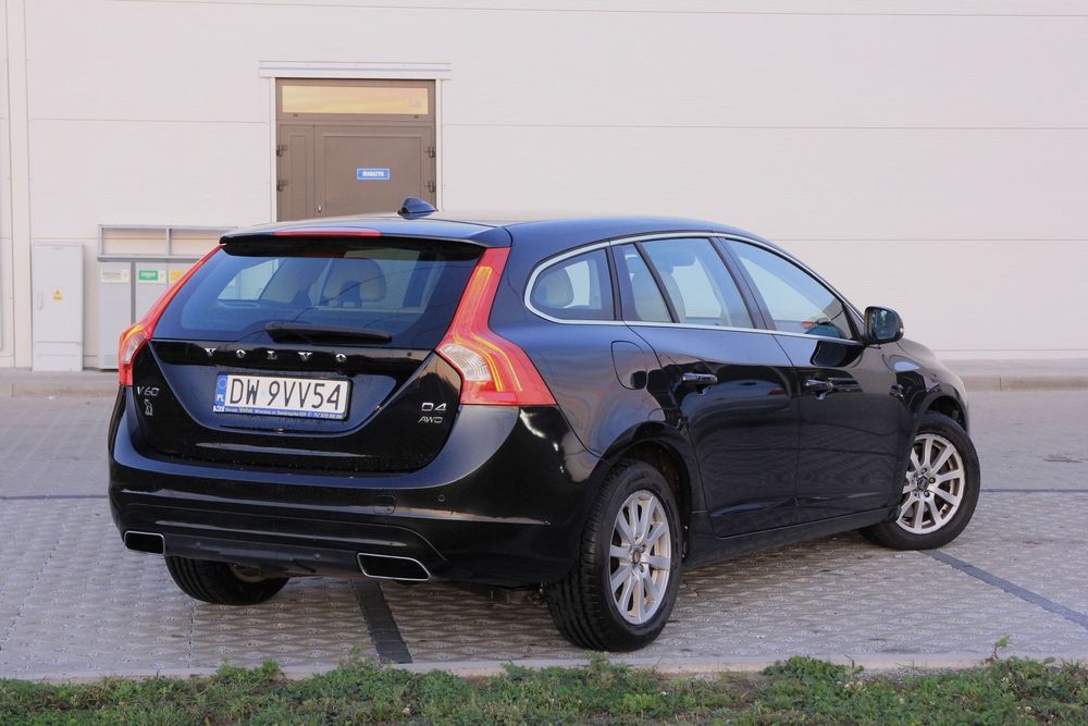 Volvo V60 Volvo V60 D4 AWD bezwypadkowy