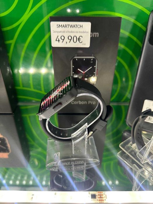 Smartwatch Maxcom Carbon Pro - Preto