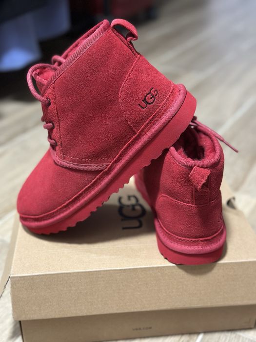 UGG новві червоного кольору