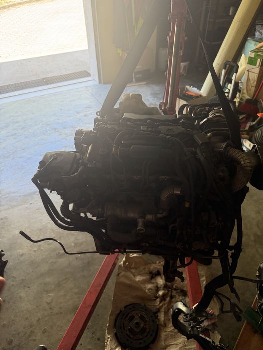 Motor 1.6 HDi (9HX) 90cv Peugeot / Citroën – P/ reparação ou peças