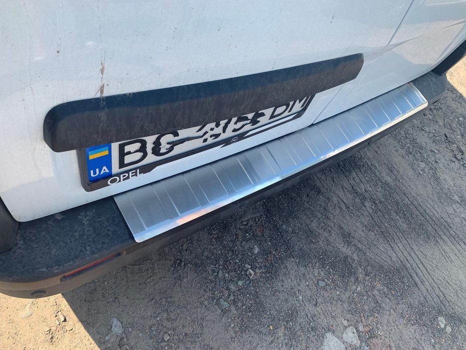 Хром накладка на задний бампер (защитная на все автомобили)