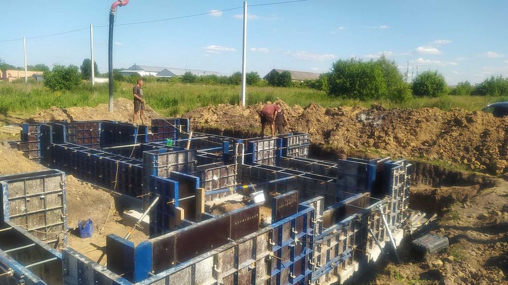 Стрічкові, стовчасті, пальові фундаменти Львів. Будівництво фундаменту