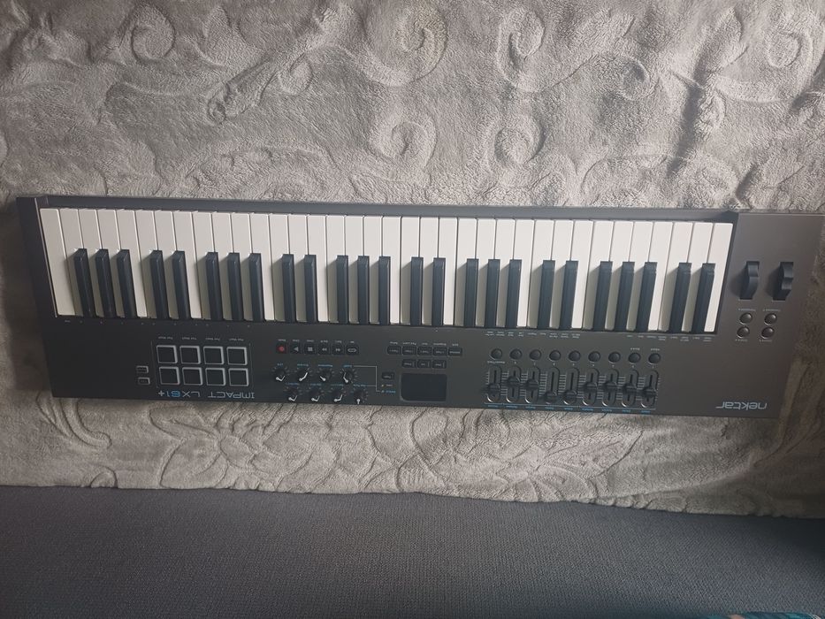Продам MIDI-клавіатура Nektar Impact LX61+