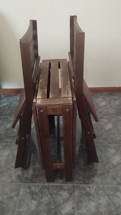 Mesa madeira com 2 cadeiras exterior