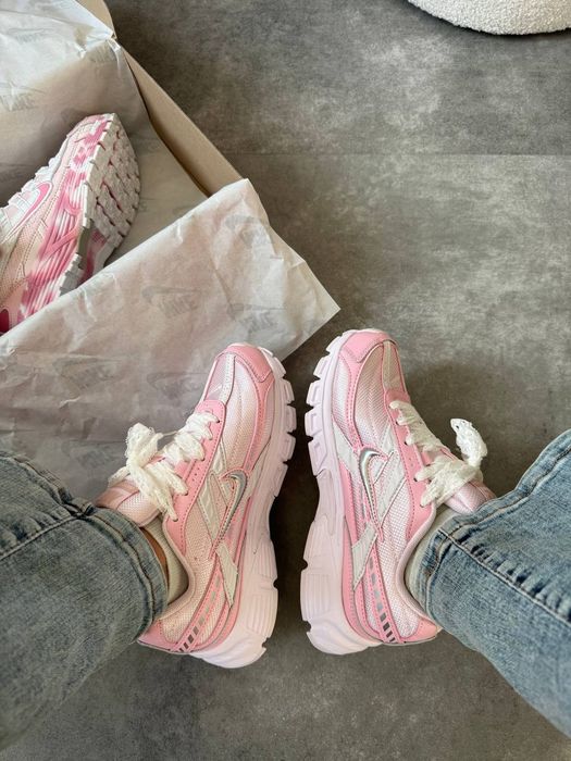 Nike Initiator Pink жіночі кросівки найк інітіатор рожеві новинка