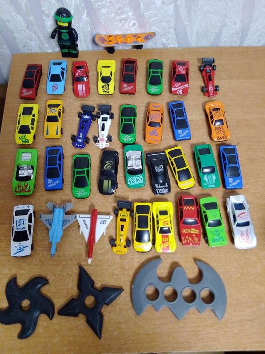 Машинки маленькие разные 35шт.