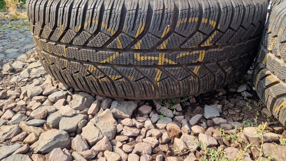 Opony zimowe Semperit Master-Grip 2 215/65R16 98H Kpl.