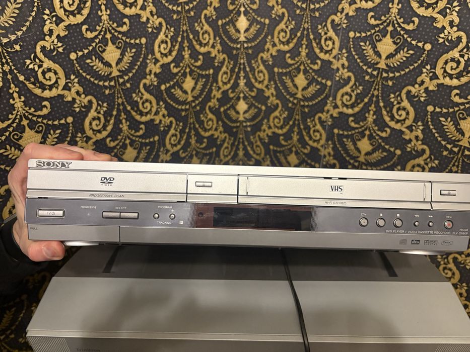 Відеомагнітофон sony dvd £ vhs
