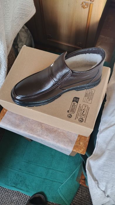 Продам ботігки нові.