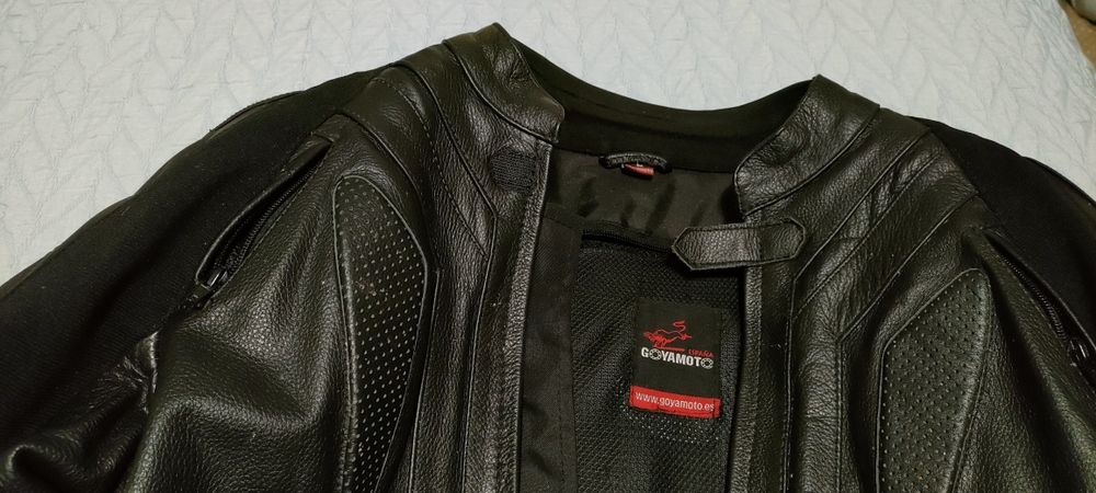 Casaco motard preto... em cabedal e titânio