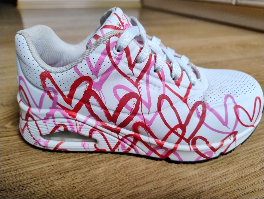 Продам кросівки Skechers