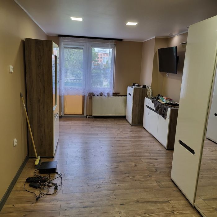 Zamienię 3- pokoje na kawalerke