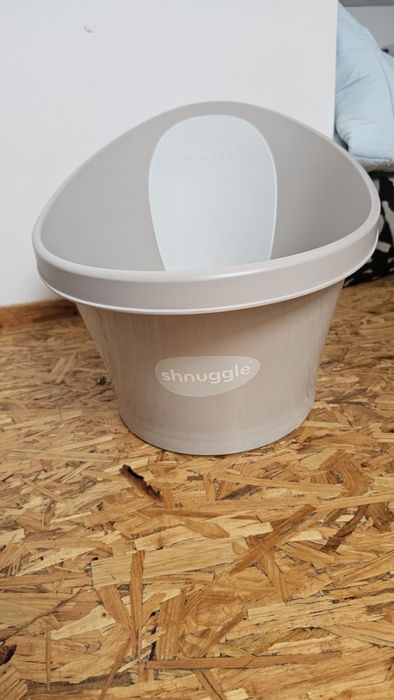 Shnuggle Banheira Ergonómica Taupe + Suporte Dobrável