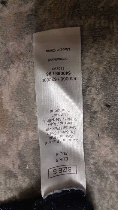 Bluzka z błyszczącą nitką