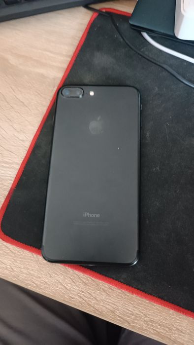 Iphone 7 plus на запчастини не заблокований