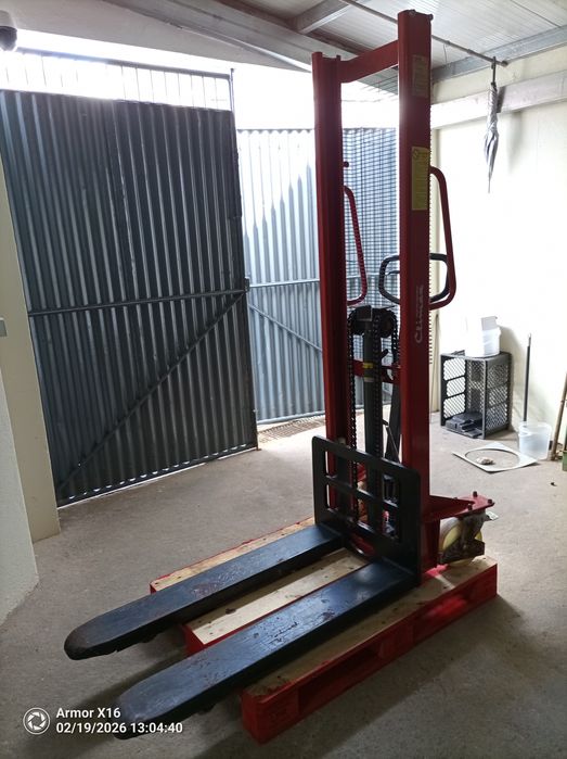 Plantaforma elevatória manual