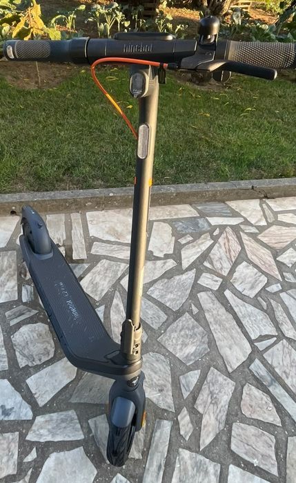 Trotinete elétrica Segway Ninebot e2 Pro c.nova